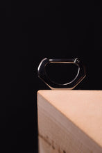 Cargar imagen en el visor de la galería, Titanium septum clicker
