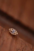 Cargar imagen en el visor de la galería, Tiny Marquise Illusion

